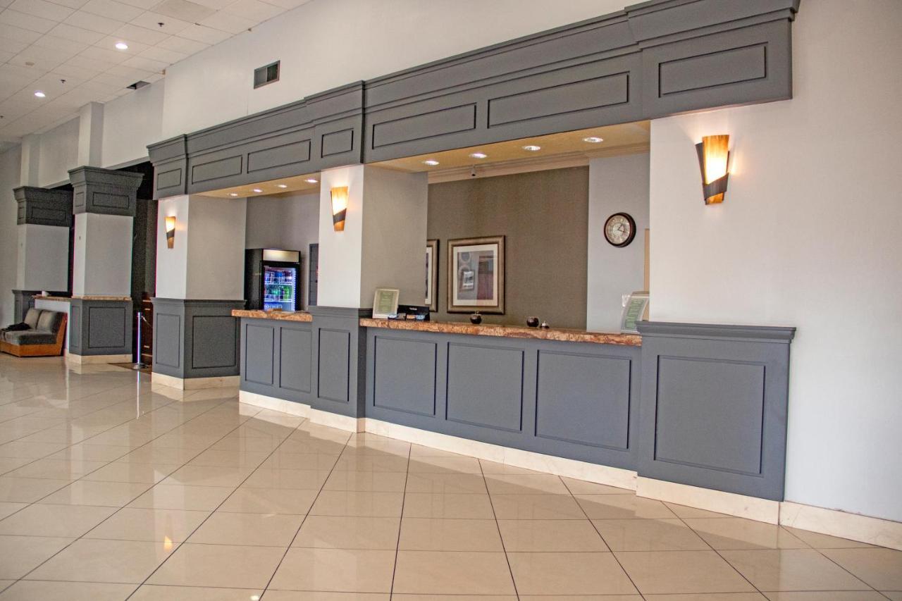 Midtown Garden Inn Феникс Экстерьер фото