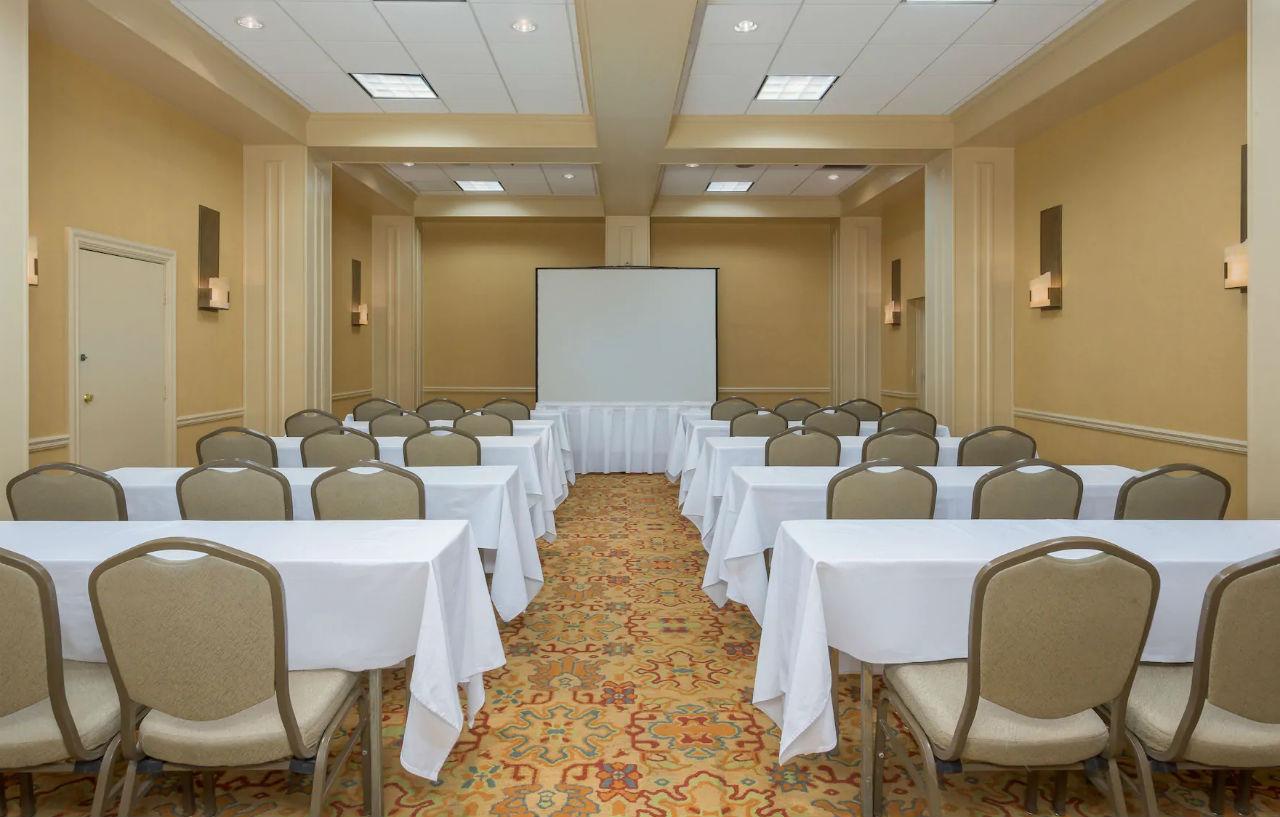 Midtown Garden Inn Феникс Экстерьер фото